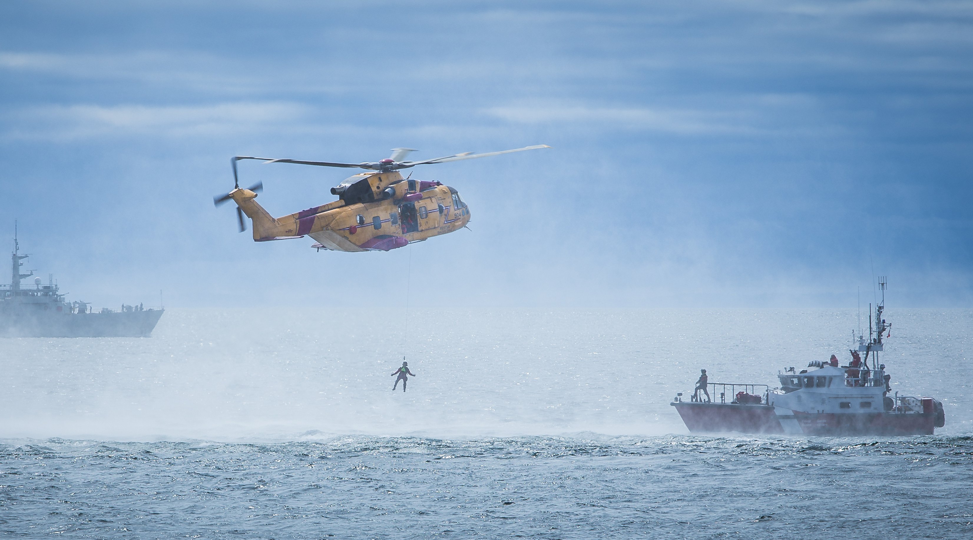 Heli Rescue at sea_CROP